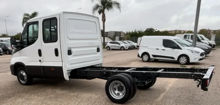 IVECO DAILY 35C14 2.3 L136CV 3750MM 7POSTI - immagine 3