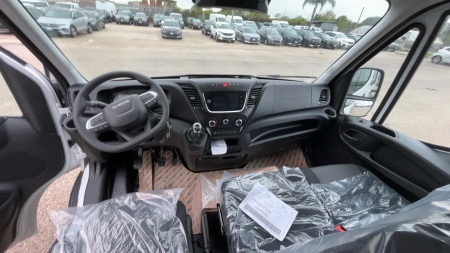 IVECO DAILY 35C14 2.3 L136CV 3750MM 7POSTI - immagine 8