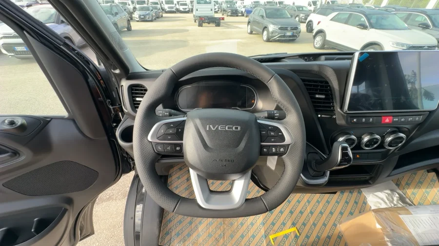 IVECO DAILY 35S18 D.CAB 6POSTI 3.0D 176CV AUTO - immagine 11