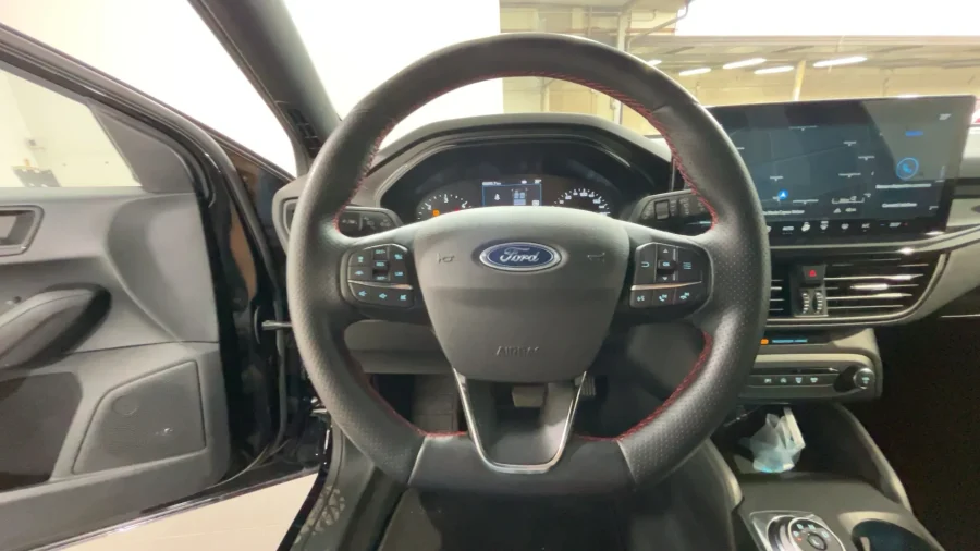 FORD FOCUS 1.5 ECOBLUE ST-LINE 115CV AUTO - immagine 14