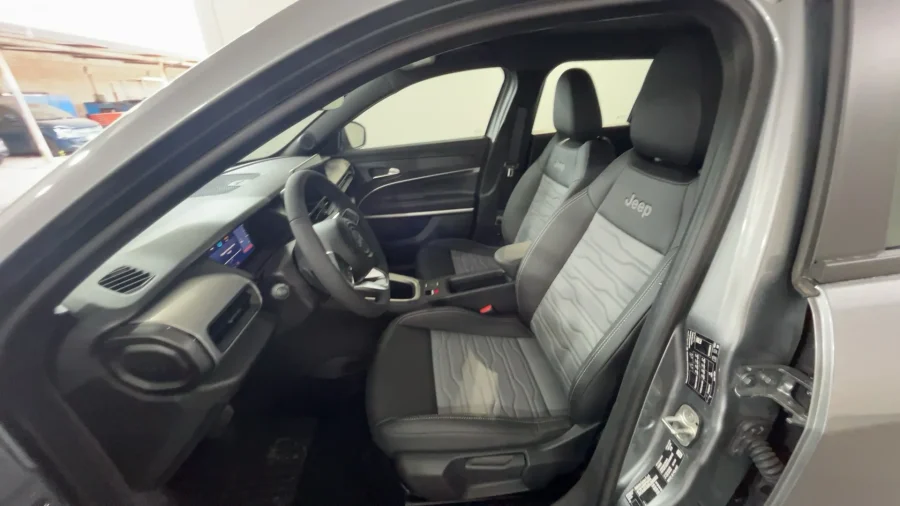 JEEP AVENGER 1.2 TURBO E-HYBRID MHEV UPLAND 4 - immagine 6