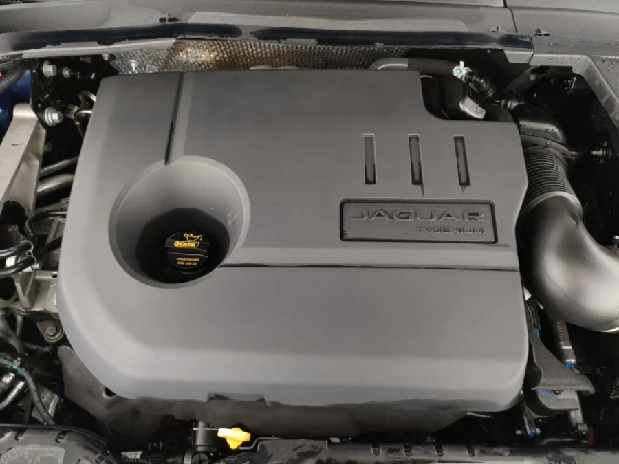 JAGUAR E-PACE 1.5 I3 PHEV R-DYNAMIC SE AWD 309CV AUTO - immagine 13