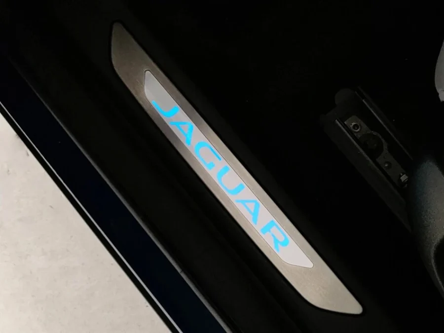 JAGUAR E-PACE 1.5 I3 PHEV R-DYNAMIC SE AWD 309CV AUTO - immagine 16
