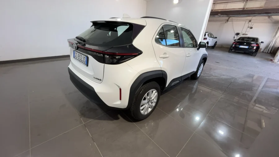 TOYOTA YARIS CROSS 1.5 ACTIVE FWD 115CV E-CVT - immagine 2
