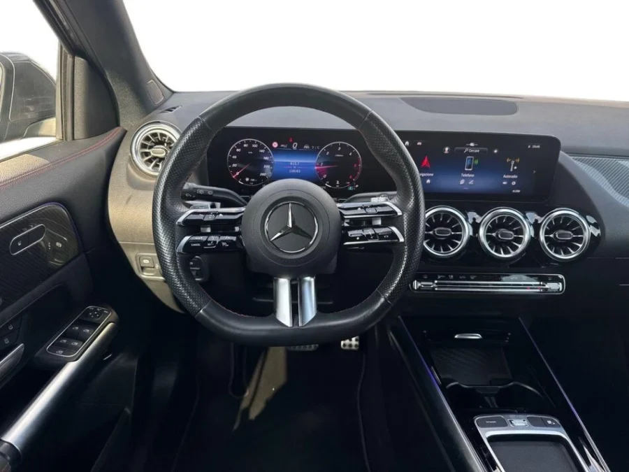 🚘 MERCEDES-BENZ GLA 200 d AMG LINE PREMIUM AUTO - immagine 7