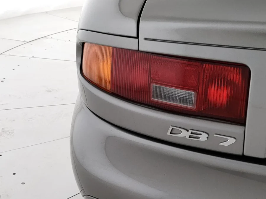 ASTON MARTIN DB7 VANTAGE COUPÉ 6.0 V12 – 420 CV - immagine 11