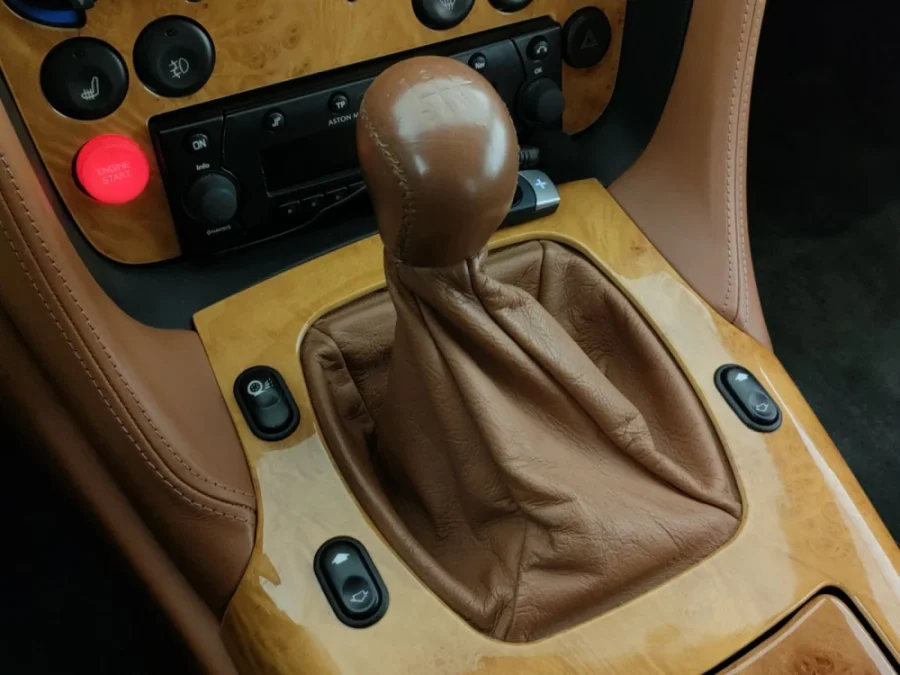 ASTON MARTIN DB7 VANTAGE COUPÉ 6.0 V12 – 420 CV - immagine 7